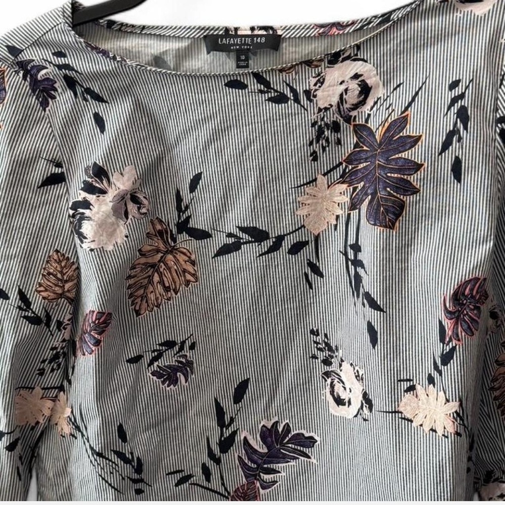 Lafayette 148 Blue White Striped floral Boat-Neck blouse | Sz 10 | Nautical Top - Picture 3 of 3